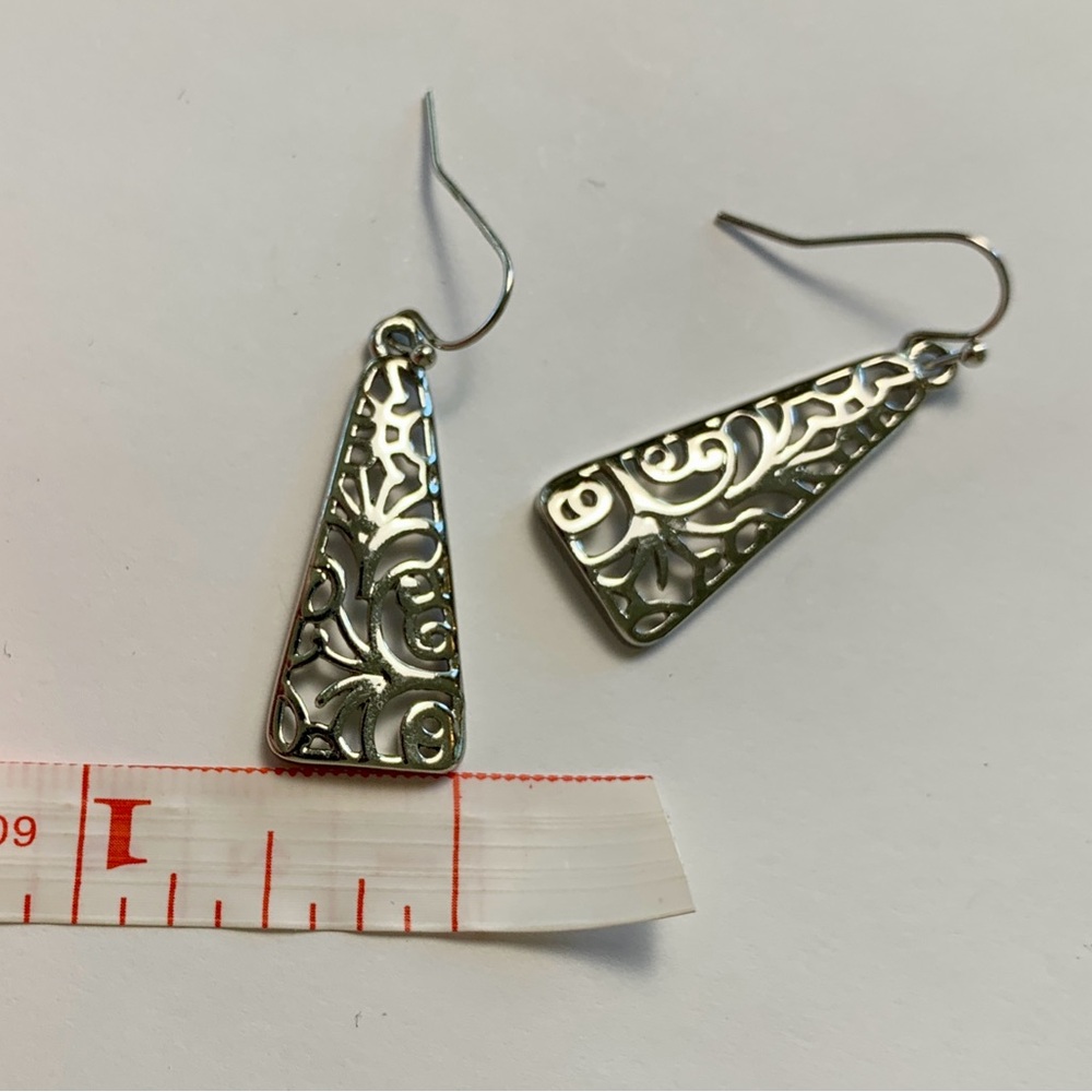 Lia Sophia earrings Silver dangle cut out style - Picture 9 of 9